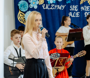 Uroczystość otwarcia zmodernizowanej Szkoły Podstawowej w Siołkowej oraz Dzień Nauczyciela