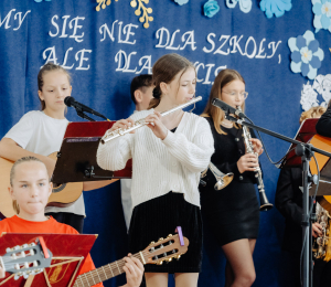 Uroczystość otwarcia zmodernizowanej Szkoły Podstawowej w Siołkowej oraz Dzień Nauczyciela