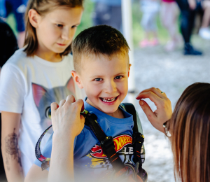Gminny Dzień Dziecka 2025 – radość, uśmiech i wspólna zabawa w Ptaszkowej!
