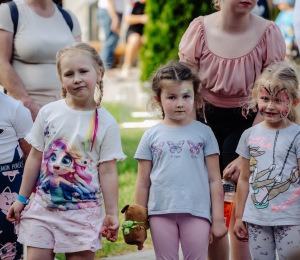 Gminny Dzień Dziecka 2025 – radość, uśmiech i wspólna zabawa w Ptaszkowej!