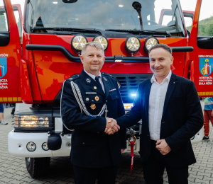 Nowy wóz ratowniczo-gaśniczy dla OSP Biała Niżna w ramach projektu „Bezpieczna Małopolska – Bon na ratowanie – Straż Pożarna”