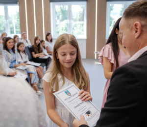 Najzdolniejsi uczniowie otrzymali stypendia Wójta Gminy Grybów