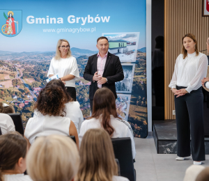 Najzdolniejsi uczniowie otrzymali stypendia Wójta Gminy Grybów