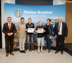 XIX Sesja Rady Gminy Grybów – wyróżnienia dla sportowców oraz gratulacje dla ZAZ w Stróżach