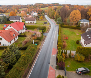 Nowa nawierzchnia na drodze powiatowej Stróże – Wyskitna – Polna