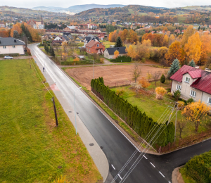Nowa nawierzchnia na drodze powiatowej Stróże – Wyskitna – Polna