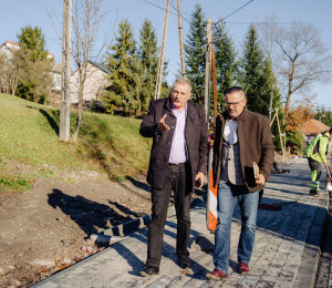 Samorządowcy z wizytą na inwestycjach w Gminie Grybów