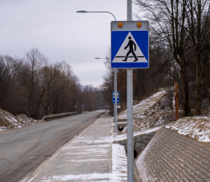638 metrów bezpieczeństwa dla pieszych – nowy chodnik w Krużlowej Niżnej gotowy!