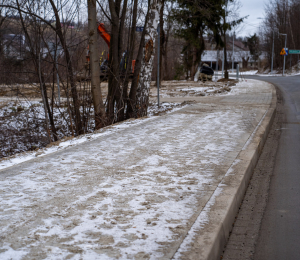 638 metrów bezpieczeństwa dla pieszych – nowy chodnik w Krużlowej Niżnej gotowy!