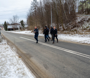 638 metrów bezpieczeństwa dla pieszych – nowy chodnik w Krużlowej Niżnej gotowy!