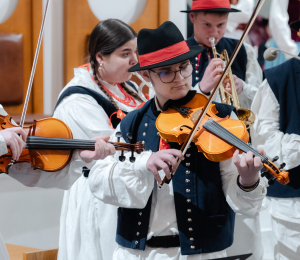 Charytatywny Koncert Kolęd w Ptaszkowej – muzyka, która niesie pomoc