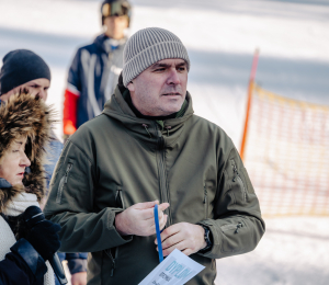 Ponad 220 zawodników i sportowe emocje – VII Gminne Zawody Narciarskie w Cieniawie