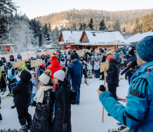 Ponad 220 zawodników i sportowe emocje – VII Gminne Zawody Narciarskie w Cieniawie