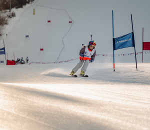 Ponad 220 zawodników i sportowe emocje – VII Gminne Zawody Narciarskie w Cieniawie