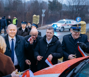 Nowy samochód ratowniczo-gaśniczy dla OSP Krużlowa Wyżna