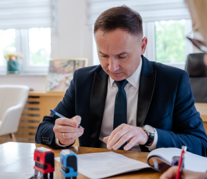 Blisko pół miliona złotych na następne drogi gminne w Wyskitnej i Siołkowej