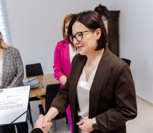Wręczenie powierzenia stanowiska dyrektorom szkół