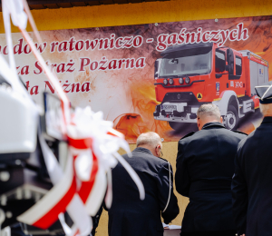 Uroczystość poświęcenia i przekazania nowych samochodów dla OSP Biała Niżna