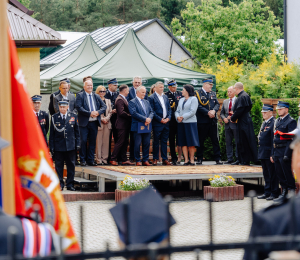 Uroczystość poświęcenia i przekazania nowych samochodów dla OSP Biała Niżna