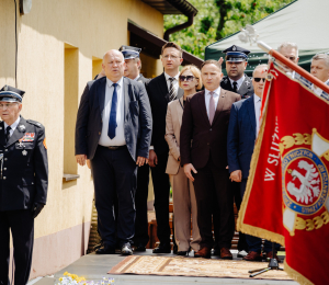 Uroczystość poświęcenia i przekazania nowych samochodów dla OSP Biała Niżna