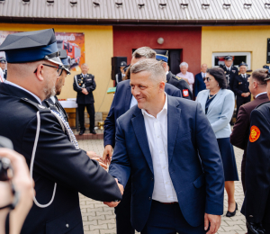 Uroczystość poświęcenia i przekazania nowych samochodów dla OSP Biała Niżna