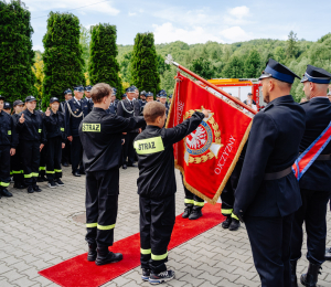 Uroczystość poświęcenia i przekazania nowych samochodów dla OSP Biała Niżna