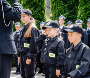 Uroczystość poświęcenia i przekazania nowych samochodów dla OSP Biała Niżna