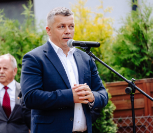 Uroczystość poświęcenia i przekazania nowych samochodów dla OSP Biała Niżna