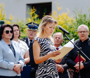 Uroczystość poświęcenia i przekazania nowych samochodów dla OSP Biała Niżna