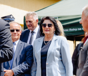 Uroczystość poświęcenia i przekazania nowych samochodów dla OSP Biała Niżna