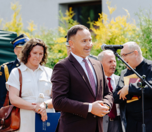 Uroczystość poświęcenia i przekazania nowych samochodów dla OSP Biała Niżna