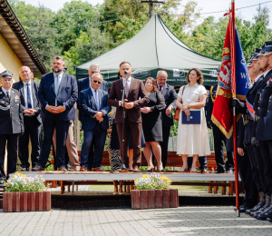 Uroczystość poświęcenia i przekazania nowych samochodów dla OSP Biała Niżna