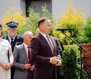 Uroczystość poświęcenia i przekazania nowych samochodów dla OSP Biała Niżna