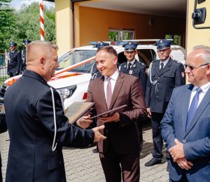 Uroczystość poświęcenia i przekazania nowych samochodów dla OSP Biała Niżna