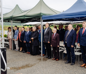 Uroczyste otwarcie boiska wielofunkcyjnego i placu zabaw przy Szkole Podstawowej w Cieniawie