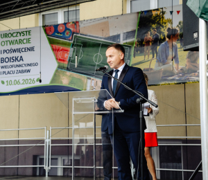 Uroczyste otwarcie boiska wielofunkcyjnego i placu zabaw przy Szkole Podstawowej w Cieniawie