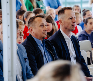 Uroczyste otwarcie boiska wielofunkcyjnego i placu zabaw przy Szkole Podstawowej w Cieniawie
