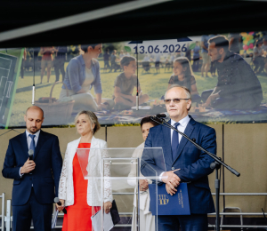 Uroczyste otwarcie boiska wielofunkcyjnego i placu zabaw przy Szkole Podstawowej w Cieniawie