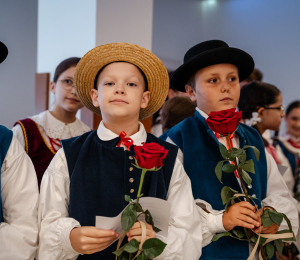 10 lat Dziecięco-Młodzieżowego Zespołu Regionalnego „Pogórzańskie Dzieci” z Kąclowej