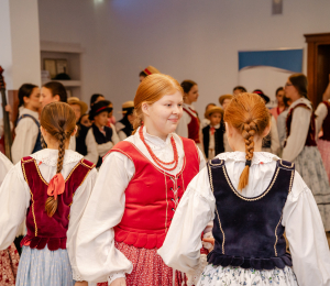 10 lat Dziecięco-Młodzieżowego Zespołu Regionalnego „Pogórzańskie Dzieci” z Kąclowej