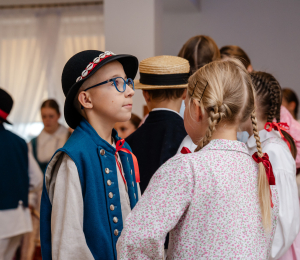10 lat Dziecięco-Młodzieżowego Zespołu Regionalnego „Pogórzańskie Dzieci” z Kąclowej