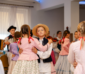 10 lat Dziecięco-Młodzieżowego Zespołu Regionalnego „Pogórzańskie Dzieci” z Kąclowej