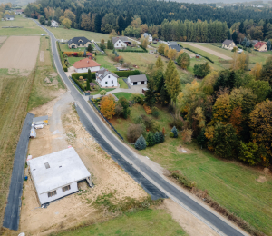 Blisko 640 tys. zł na modernizację dróg w Polnej i Stróżach – prace zakończone